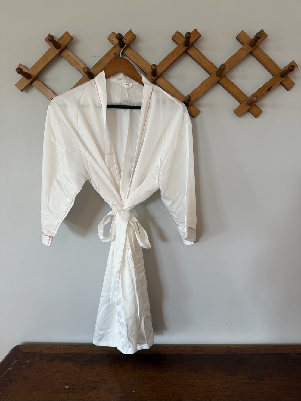 Kennedy Blue Satin Robe – White